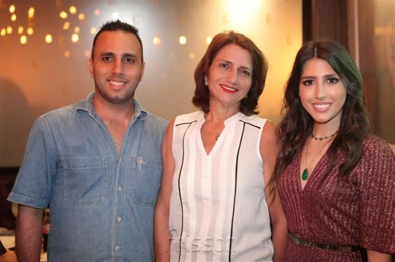Antonio, Isabel e Tayra Romcy