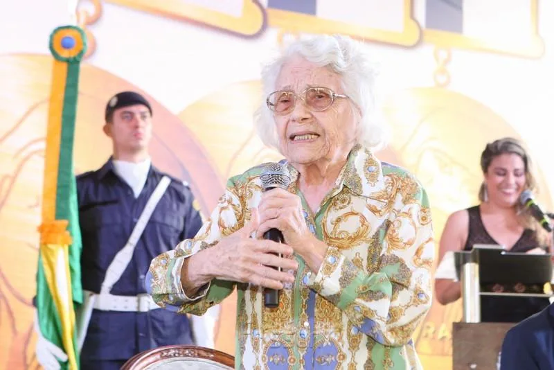 Adísia Sá