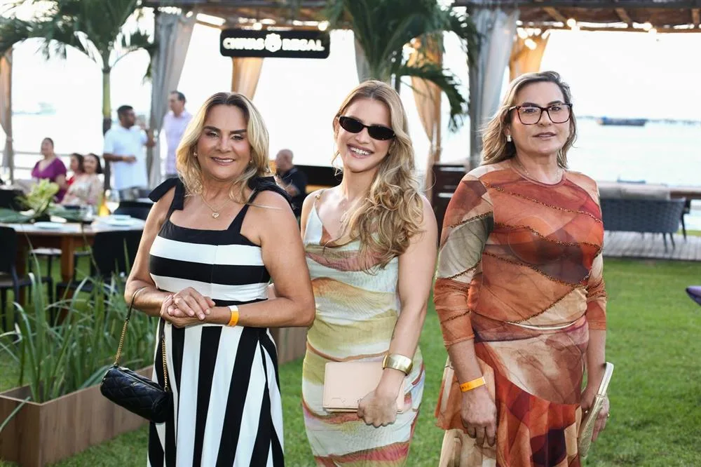 Carla Diana, Victória e Eliana Alves