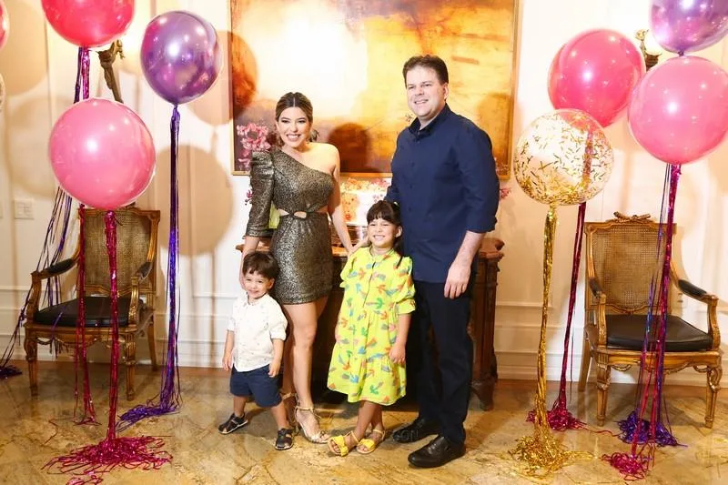 Aniversário de Marcella Almeida