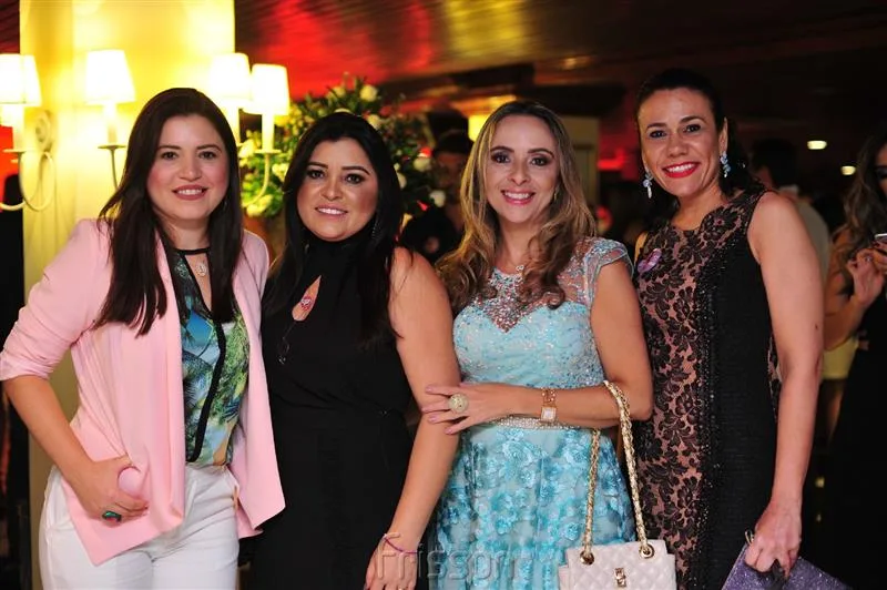 Domicia e Ednusia Gomes e Lorena Limeira e Valdiza Alves