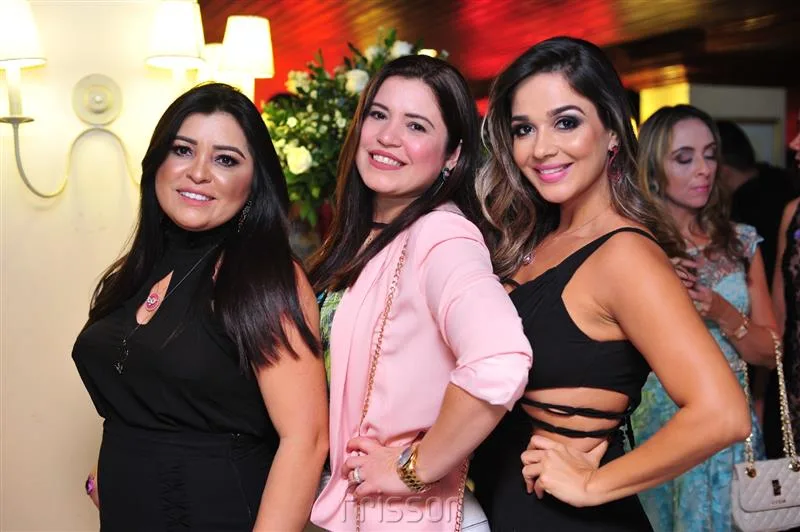 Ednusia e Domicia Gomes e Carol Rabelo