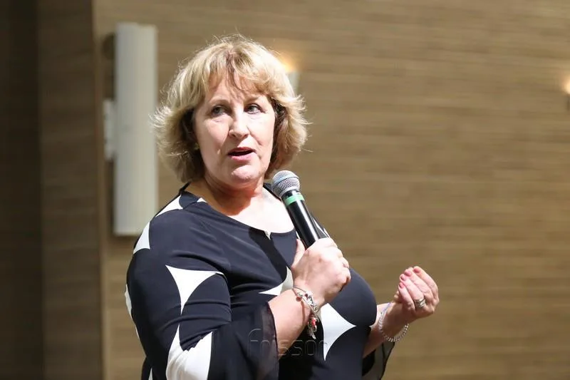 Annette de Castro