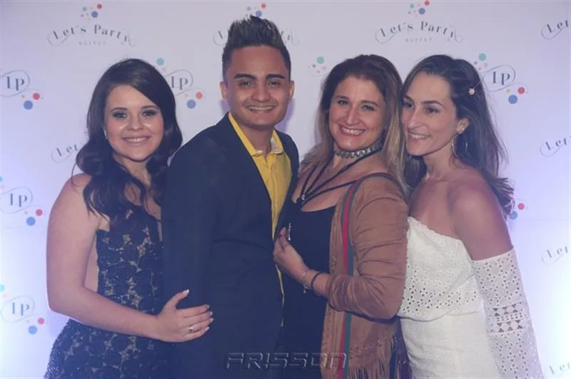 Clara Ferreira, Felipe Araujo, Karina Bezerra e Bianca Meneleu
