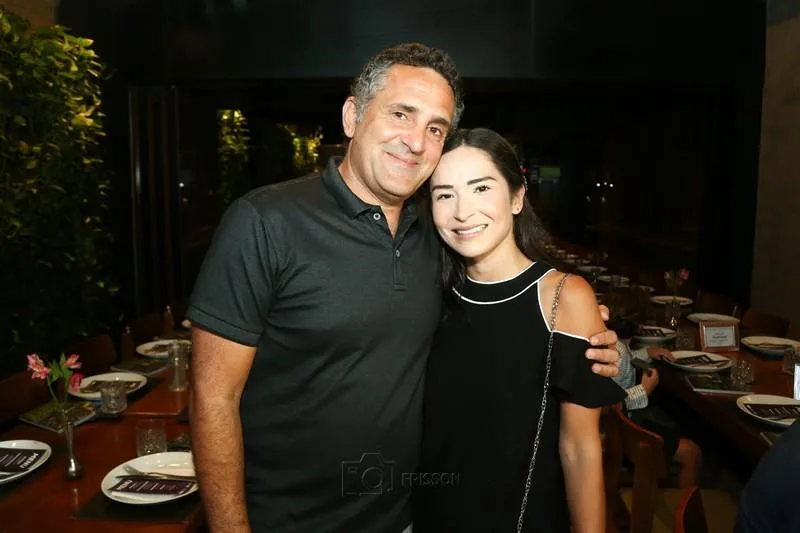 Daniel Nassif e Lara Sehn