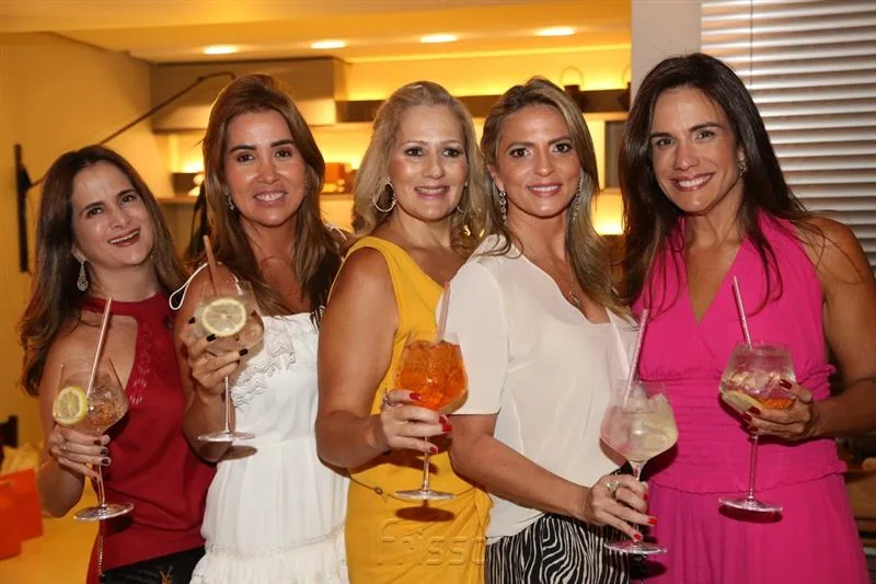Adriana Bezerra, Ana Vládia Sales, Márcia Peixoto, Michelle Aragão e Ana Virgínia Martins