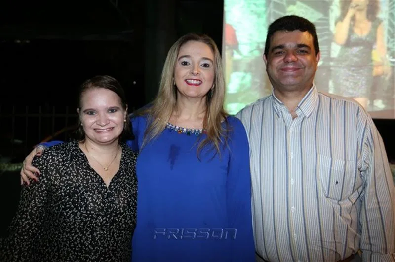 Camila Martins, Helena Demes e Renato Corcevai