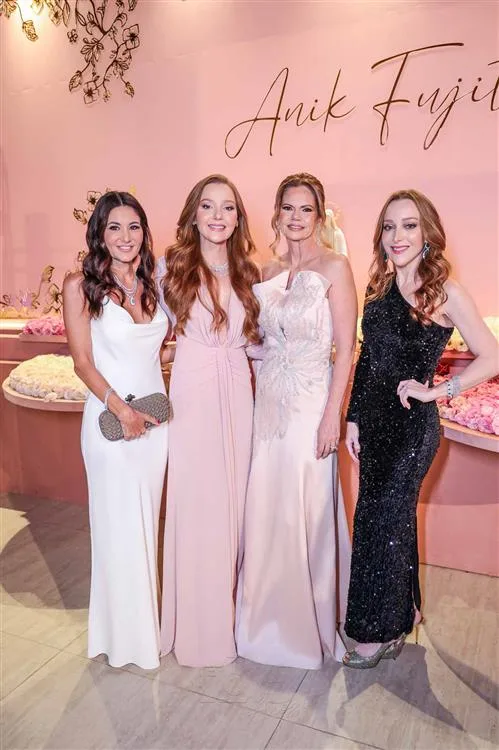 Aline Pinho, Larissa, Layla e Mariah Fujita