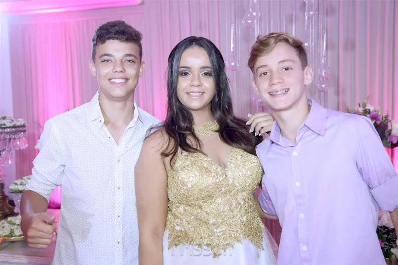 Arthur Peretti, Marcela Prudente e Caio Soares