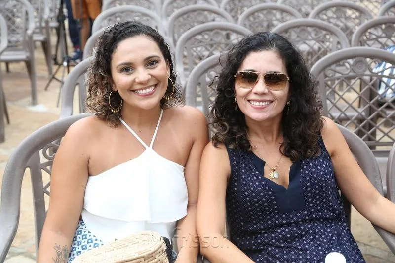 Debora Almeida e Olga Carranza