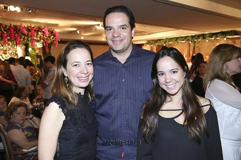 Adriana Ximenes, Thiago Holanda e Emanuele Tomé