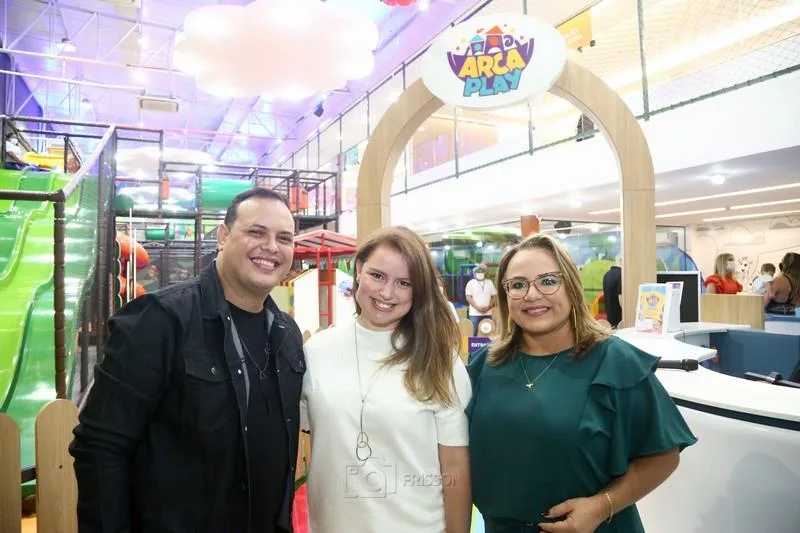Alisson Moura, Marília Garrido e Cintia Leão