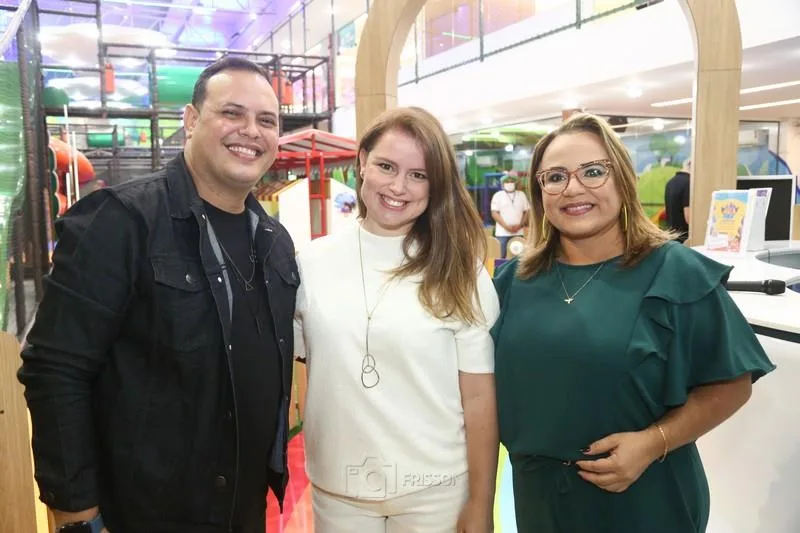 Alisson Moura, Marília Garrido e Cintia Leão