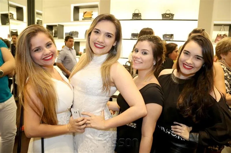 Cristiane Bezerra, Gabriella, Carolina e Maria Clara Portugual