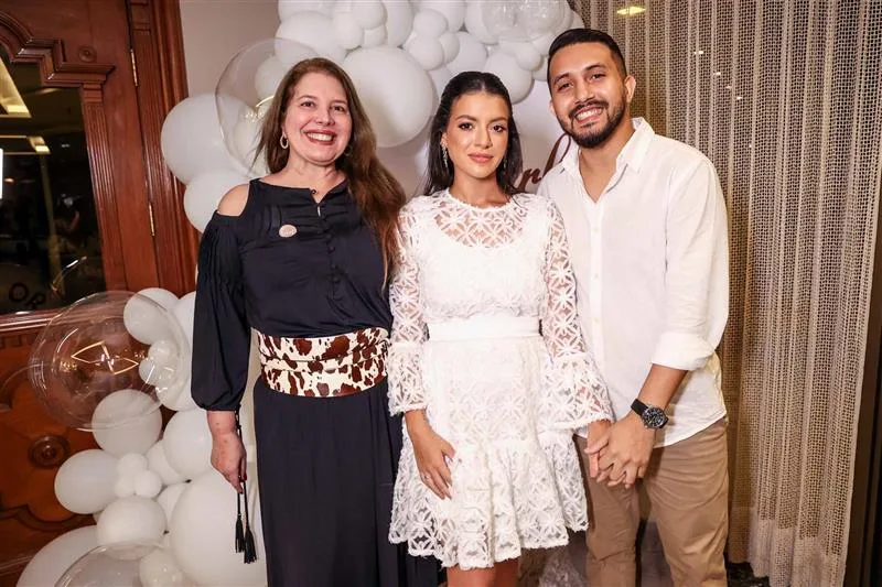 Adriana Cals, Isabela Serpa e Dourado Júnior
