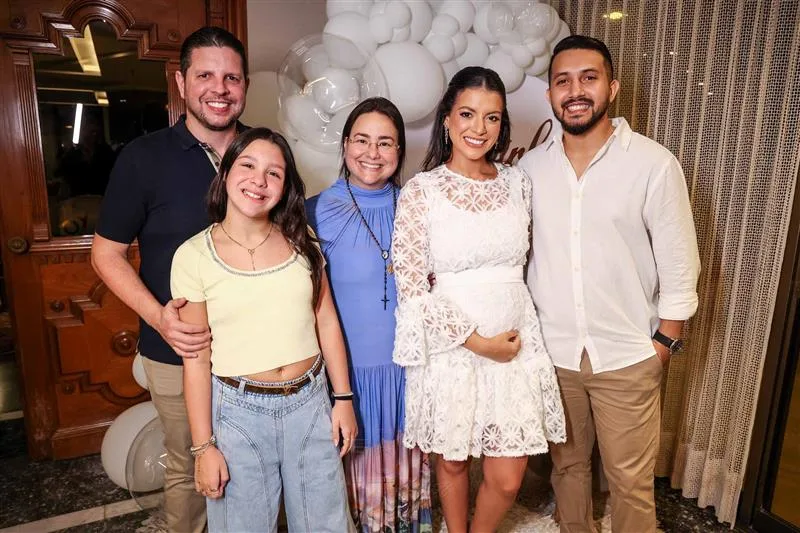 Homero, Maria Eduarda, Mayara Silva, Isabela Serpa e Dourado Júnior