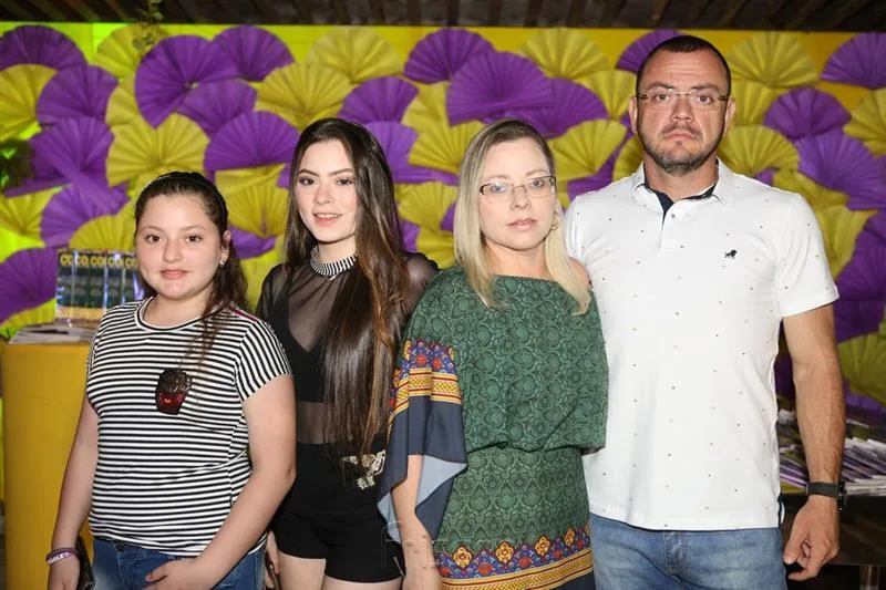 Ana Carolina, Ana Clara, Tarcita e Cesar Pires