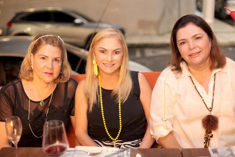 Andrea Aguiar, Juliana e Verônica Albano