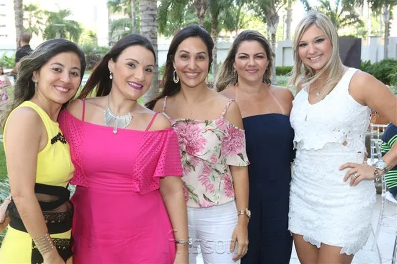Alecsandra Prado, Carol Montinegro, Juliana Faria, Lucy Lima Verde e Camila Vasconcelos