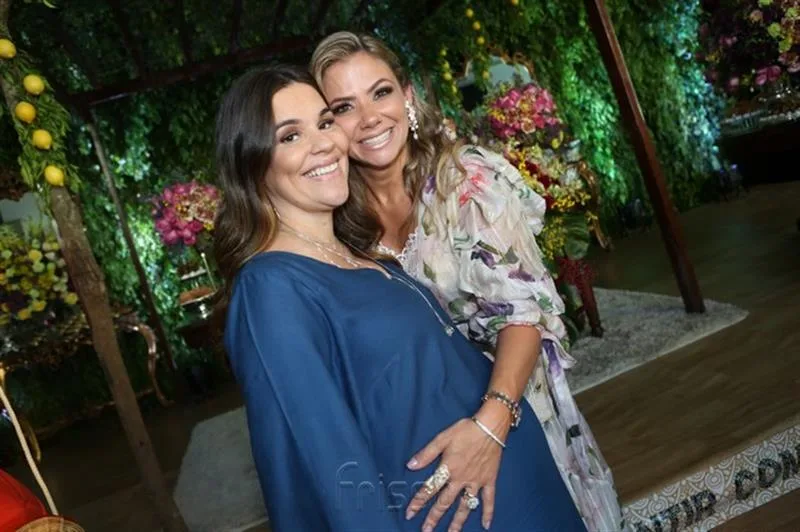 Ana Paula Domeni e Vanessa Queiros