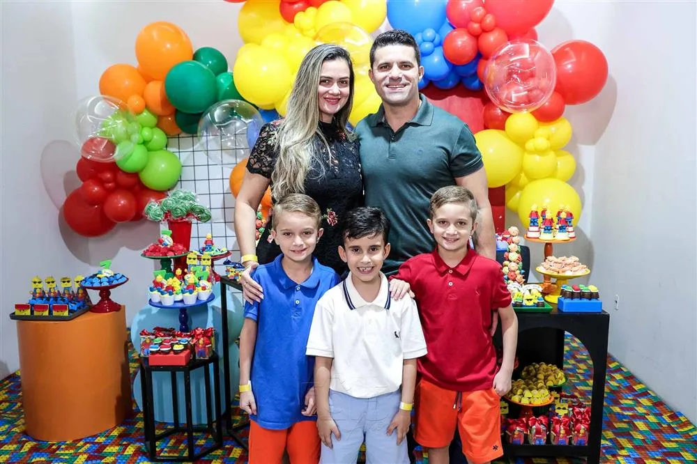 Ana Paula, Leandro, Lucca, Pietro e Joshua Ribeiro
