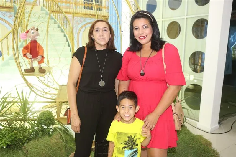 Ana Rebem, Ana Claudia e Lucas Benicio da Silva