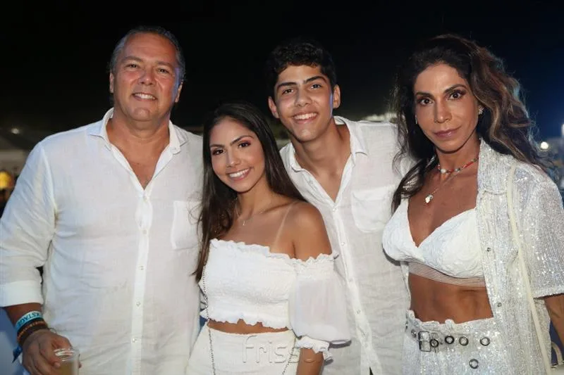 Claudio, Letícia, Iury e Synara Leal