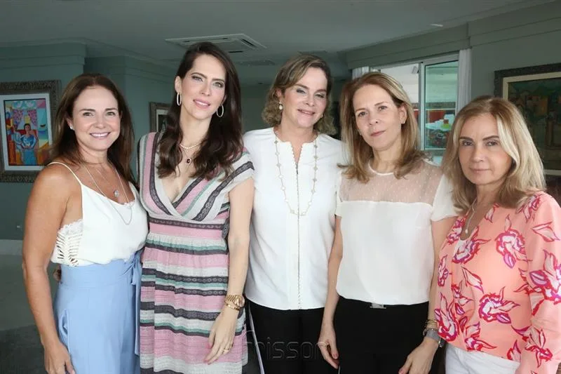 Beatrice Ary, Marcella Porto, Jaqueline Mota, Flavia Melo e Annie Benevides