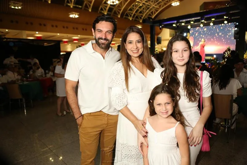 Clovis, Anelise, Valentina e Laura Holanda