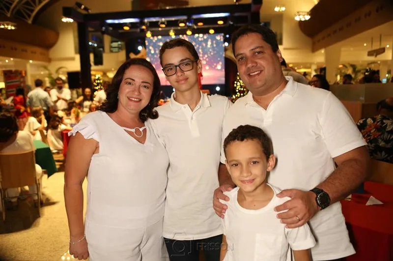 Cris Queiroz, Antônio Neto, Davi e Vander Castro