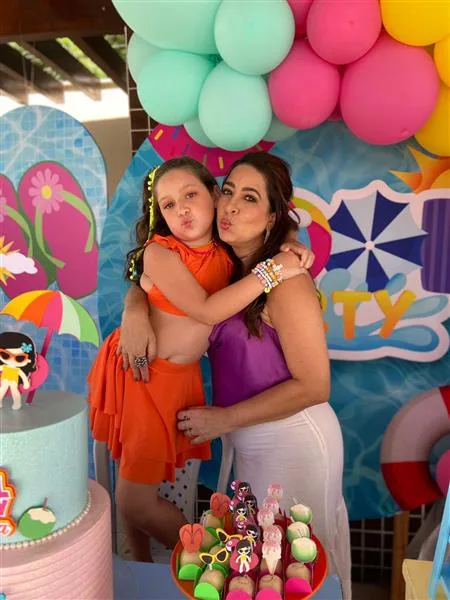 Laura e Anelise Holanda
