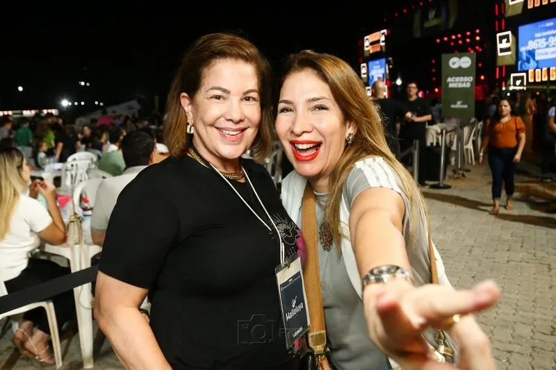 Ana Christinna Henriques e Dane Holanda