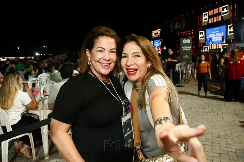 Ana Christinna Henriques e Dane Holanda