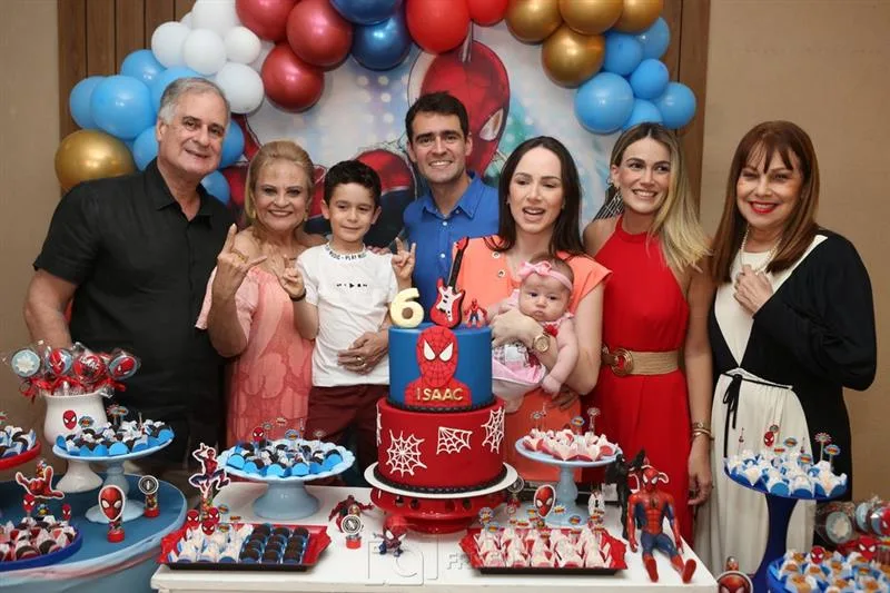 Arthur, Excelsa, Isaac, Arthur Costa Lima e Isabela, Mariana Furlan, Juliana e Eliane Hissa
