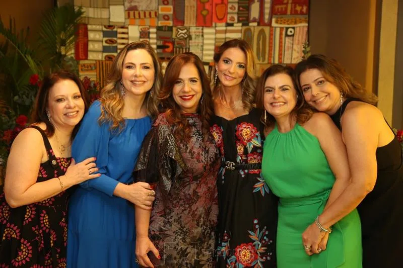 Ana Zelia Gadelha, Suyane Teixeira, Martinha Assunção, Michelle Aragão, Roberta Ary e Claudia Gradvohl