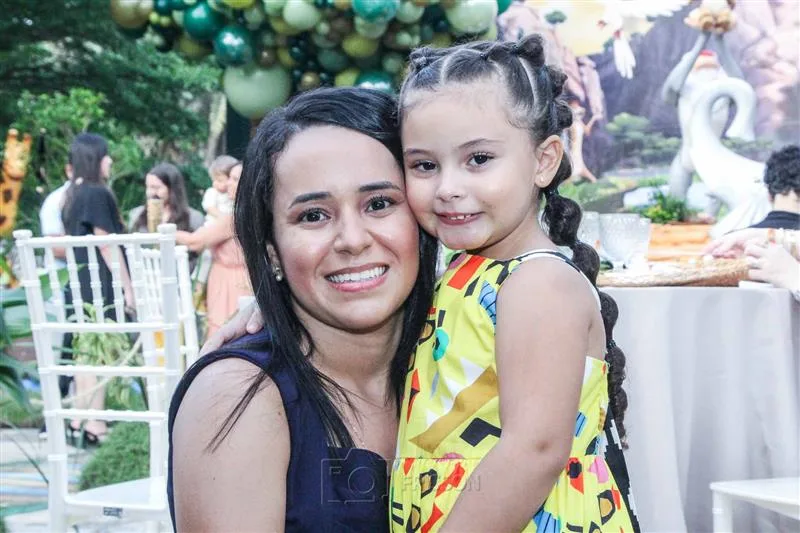 Aline Rodrigues e Lis Assunção