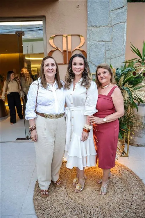 Angela, Karen Oliveira e Lucia Sampaio