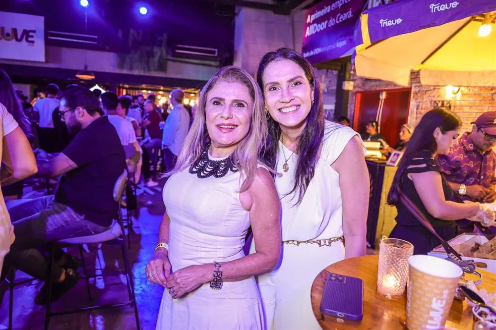 Adelia Albuquerque e Luciana Carioca