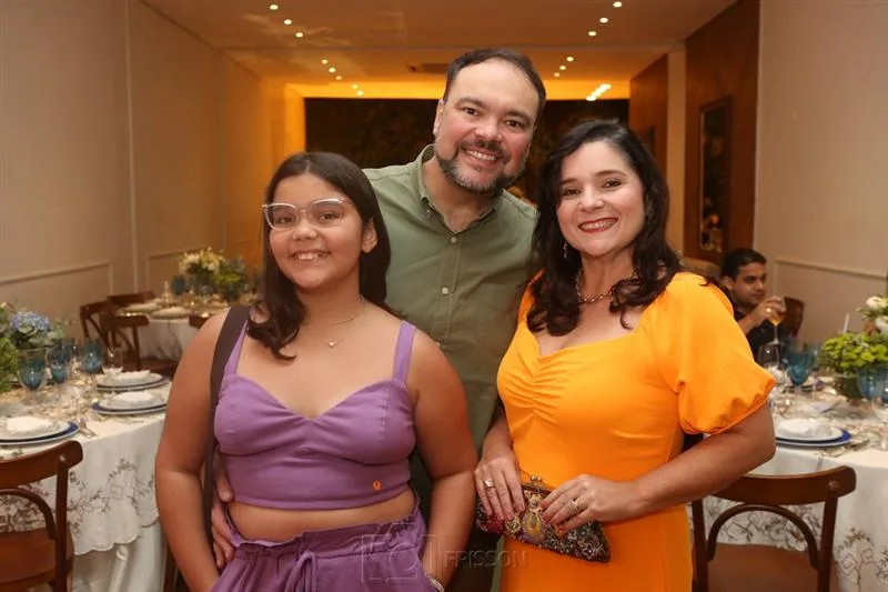 Beatriz, Gustavo e Kaeline Terra