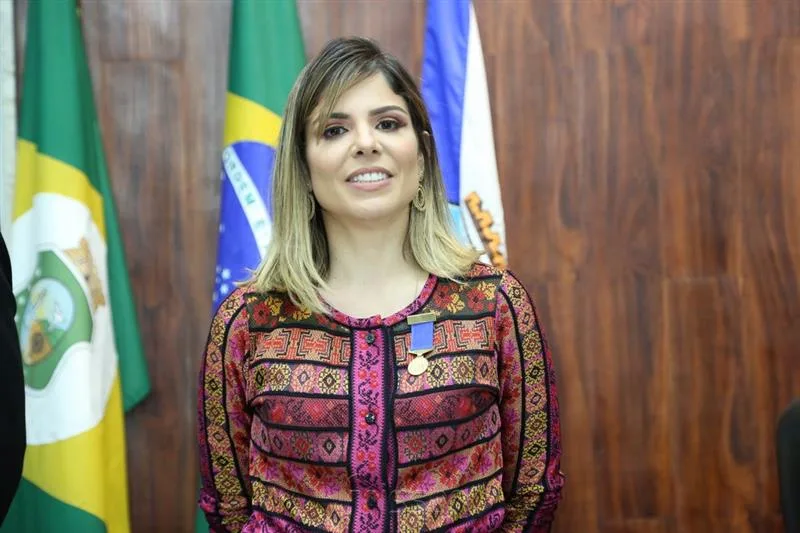 Carol Bezerra