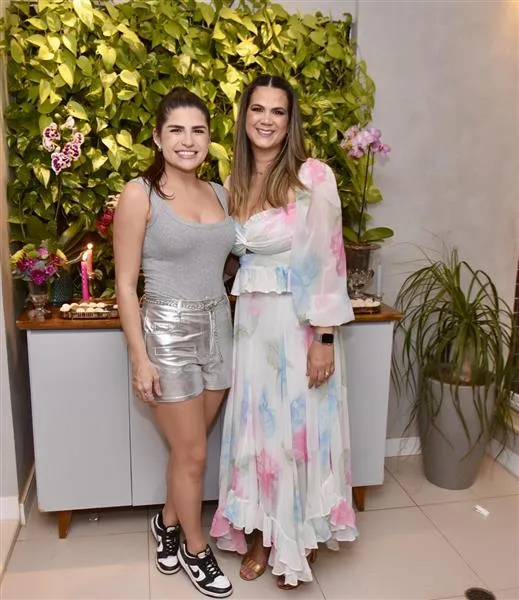Carla Amaral e Bruna Luiza