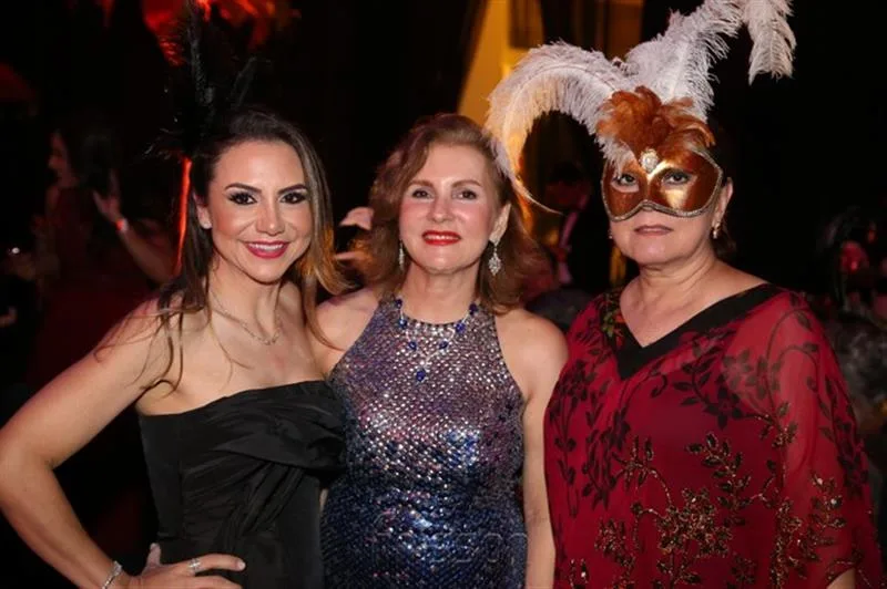 Adriana Queiroz, Renata Jereissati e Paula Frota