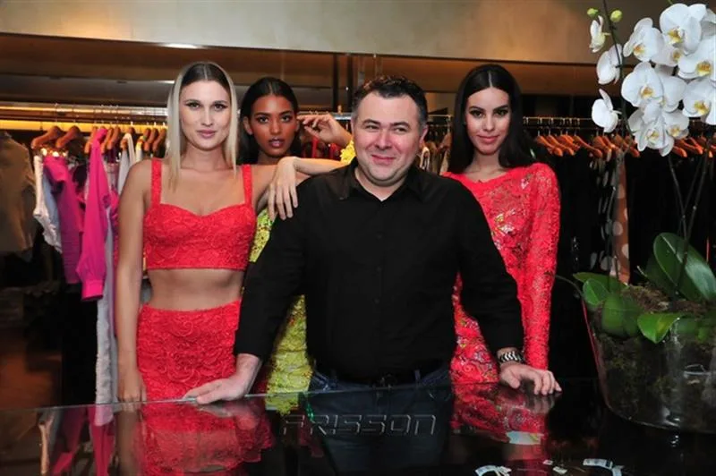 Anaiza Ferreira, Cynthia Mendes e Ariane Miranda e André Monte