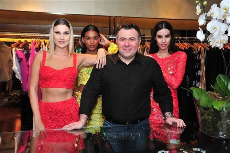 Anaiza Ferreira, Cynthia Mendes e Ariane Miranda e André Monte