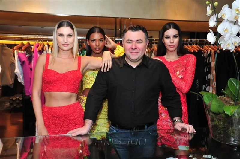 Anaiza Ferreira, Cynthia Mendes e Ariane Miranda e André Monte