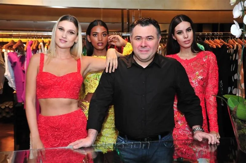Anaiza Ferreira, Cynthia Mendes e Ariane Miranda e André Monte