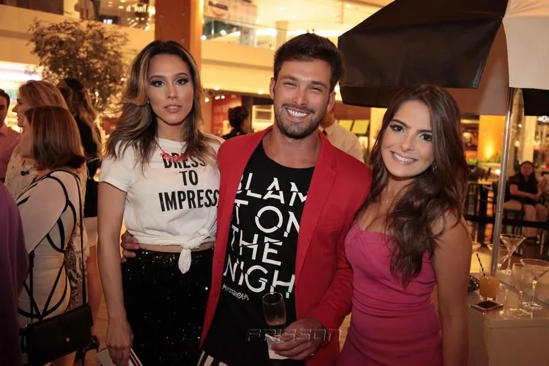 Beatriz Feitosa e Thiago Maciel e Natasha Diniz