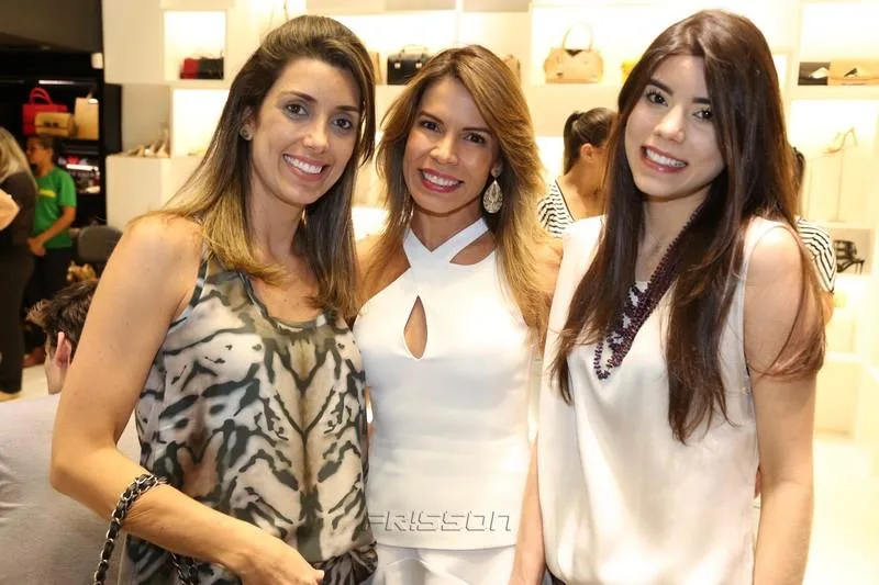Adriana e Letícia Cavalcante com Maira Silva