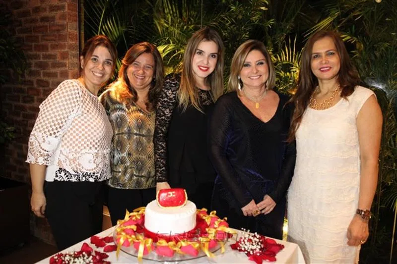 Euwláudia Figueiredo, Safira Moreira, Renata Pinheiro, Tânia Albuquerque e Ivânia Araújo