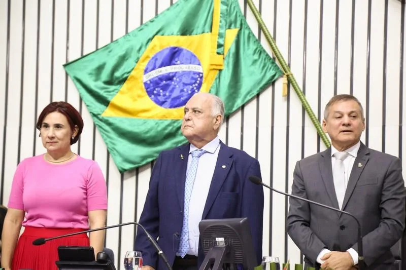Emília e Roberto Pessoa e Firmo Camurça